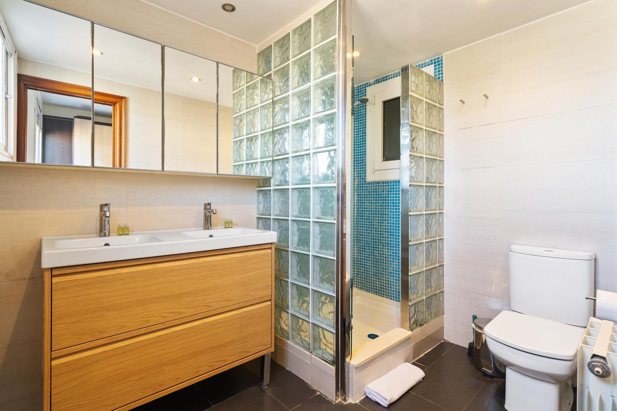 Apartamento Chic 3br Retreat With Private Terrace