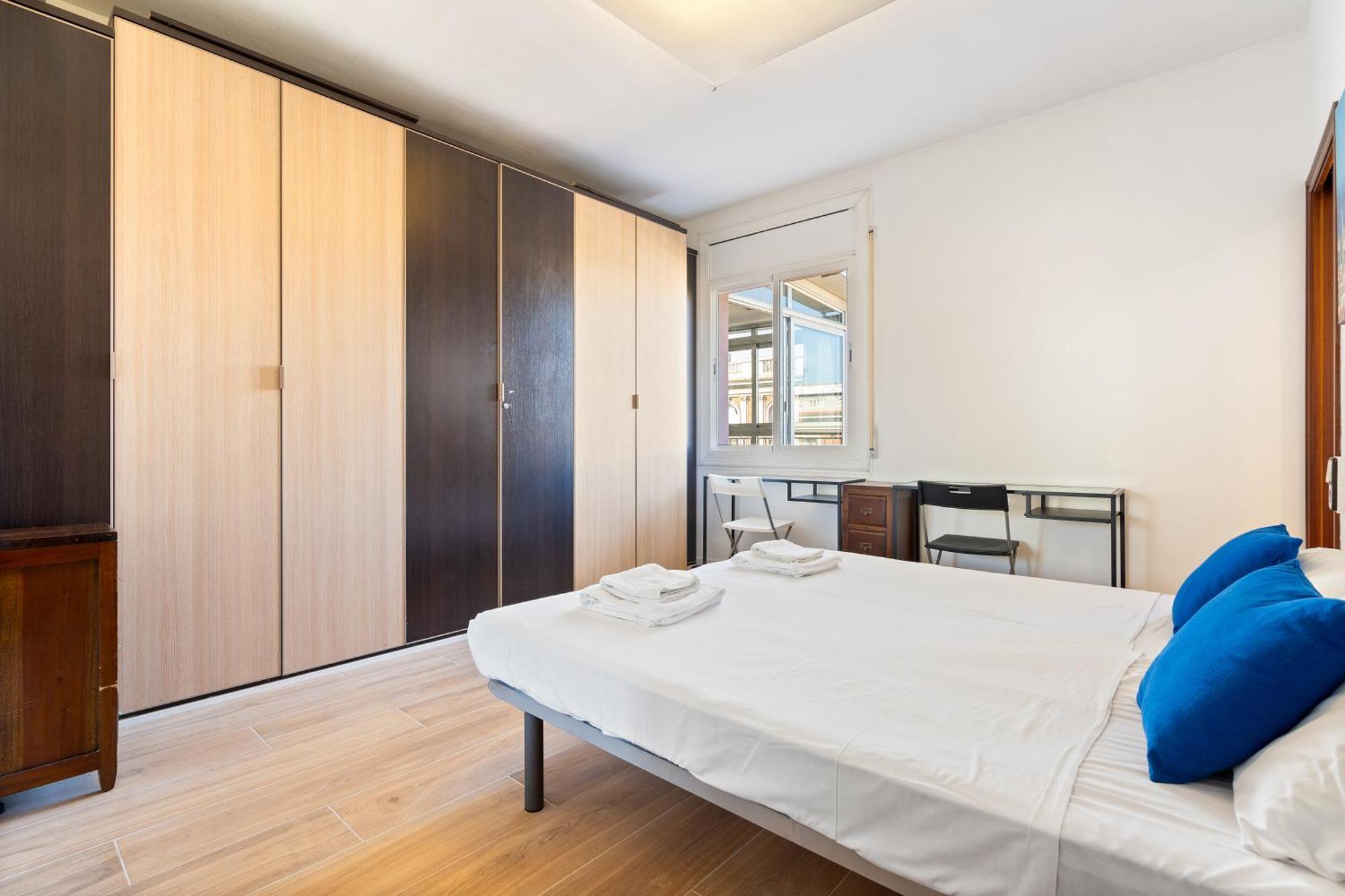 Chic 3br Retreat With Private Terrace Apartamento Barcelona