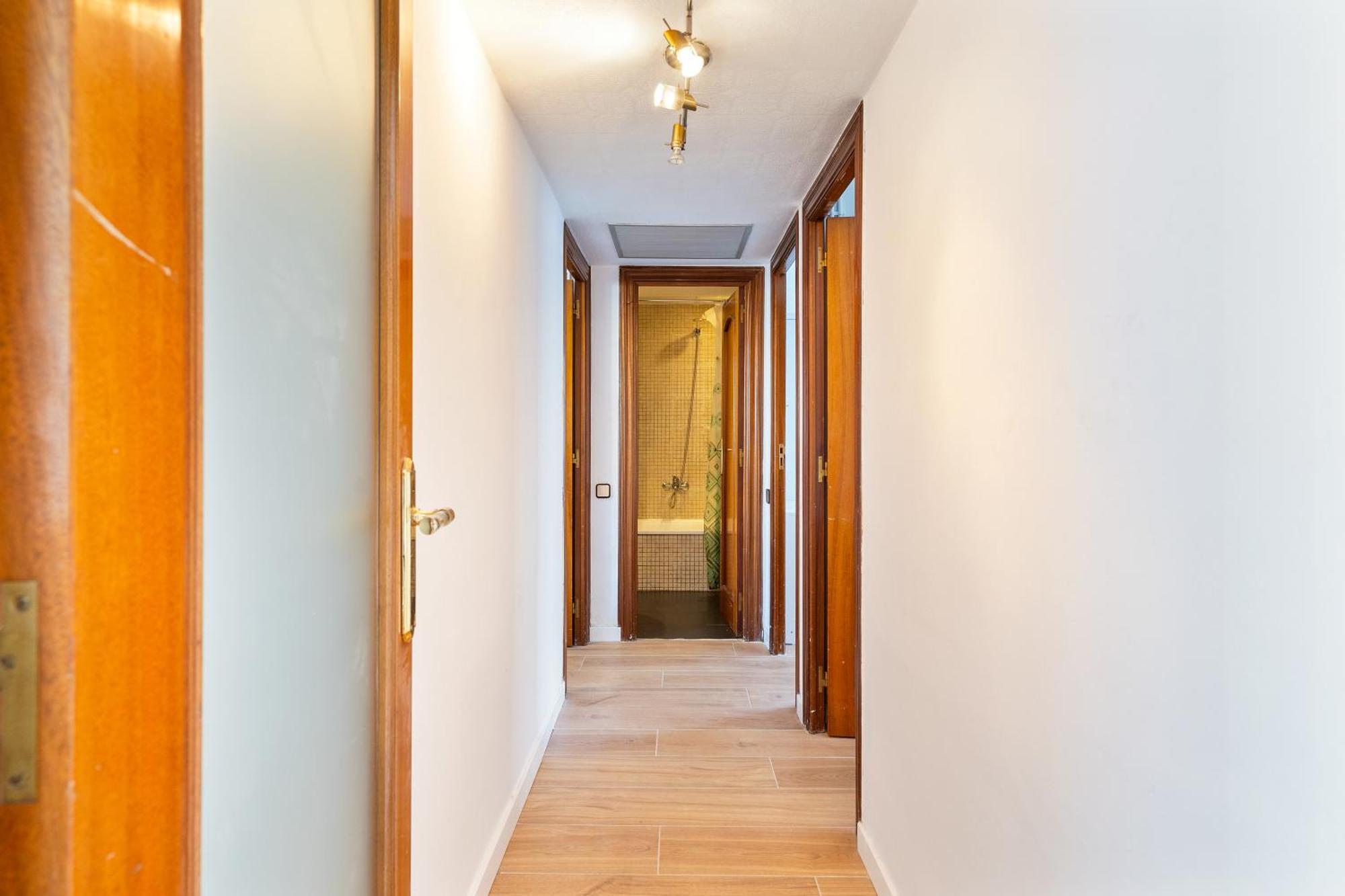 Chic 3br Retreat With Private Terrace Barcelona