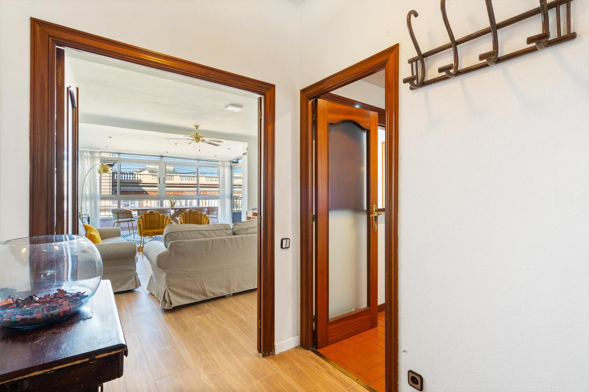 Chic 3br Retreat With Private Terrace
