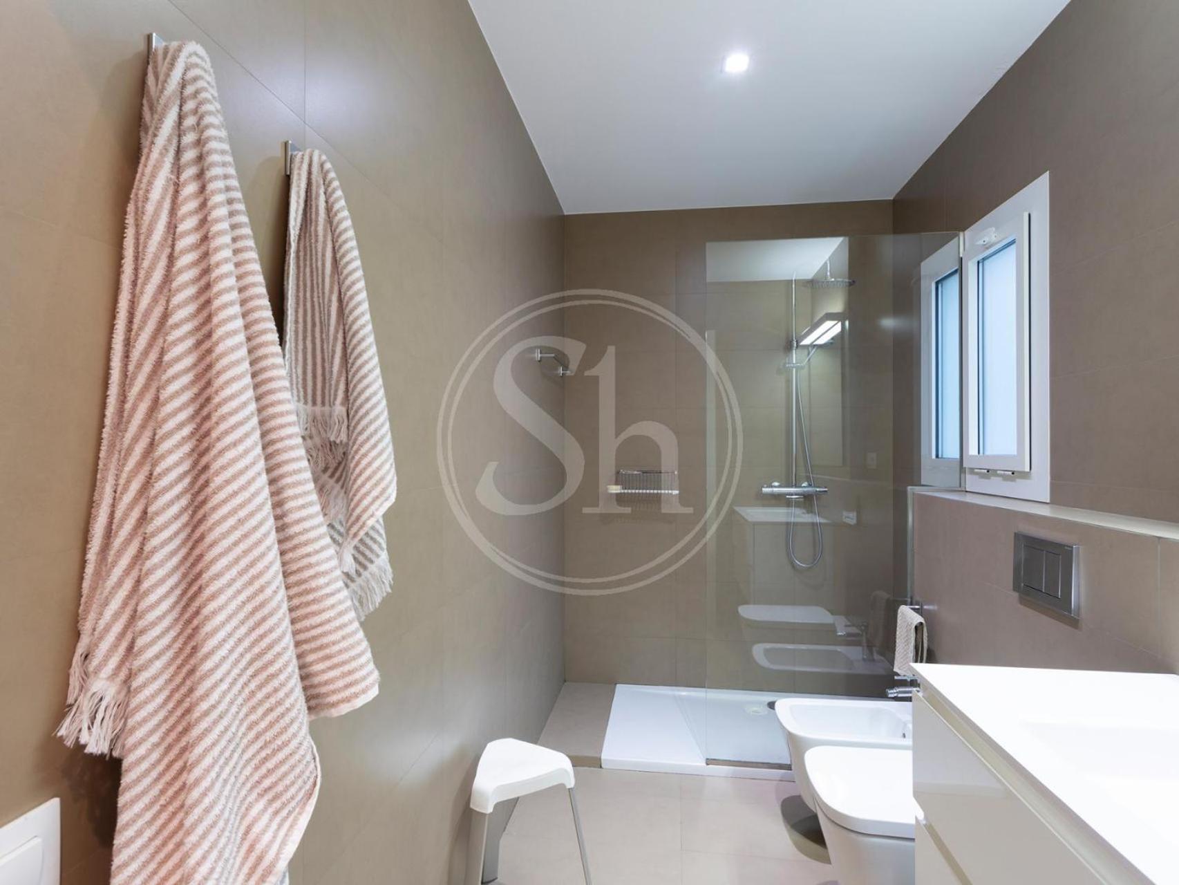 Con Terraza Junto A Paseo De Gracia Apartamento *