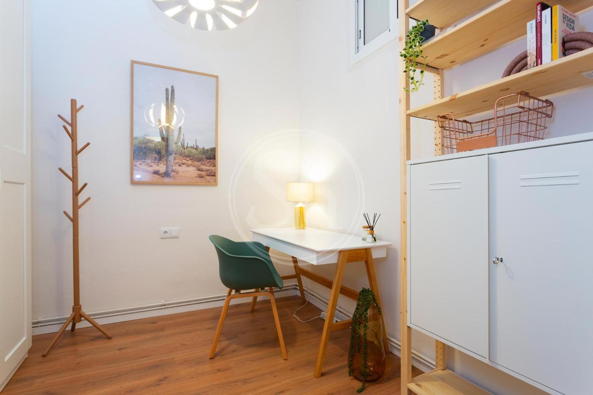Comodo Piso En Eixample Apartment