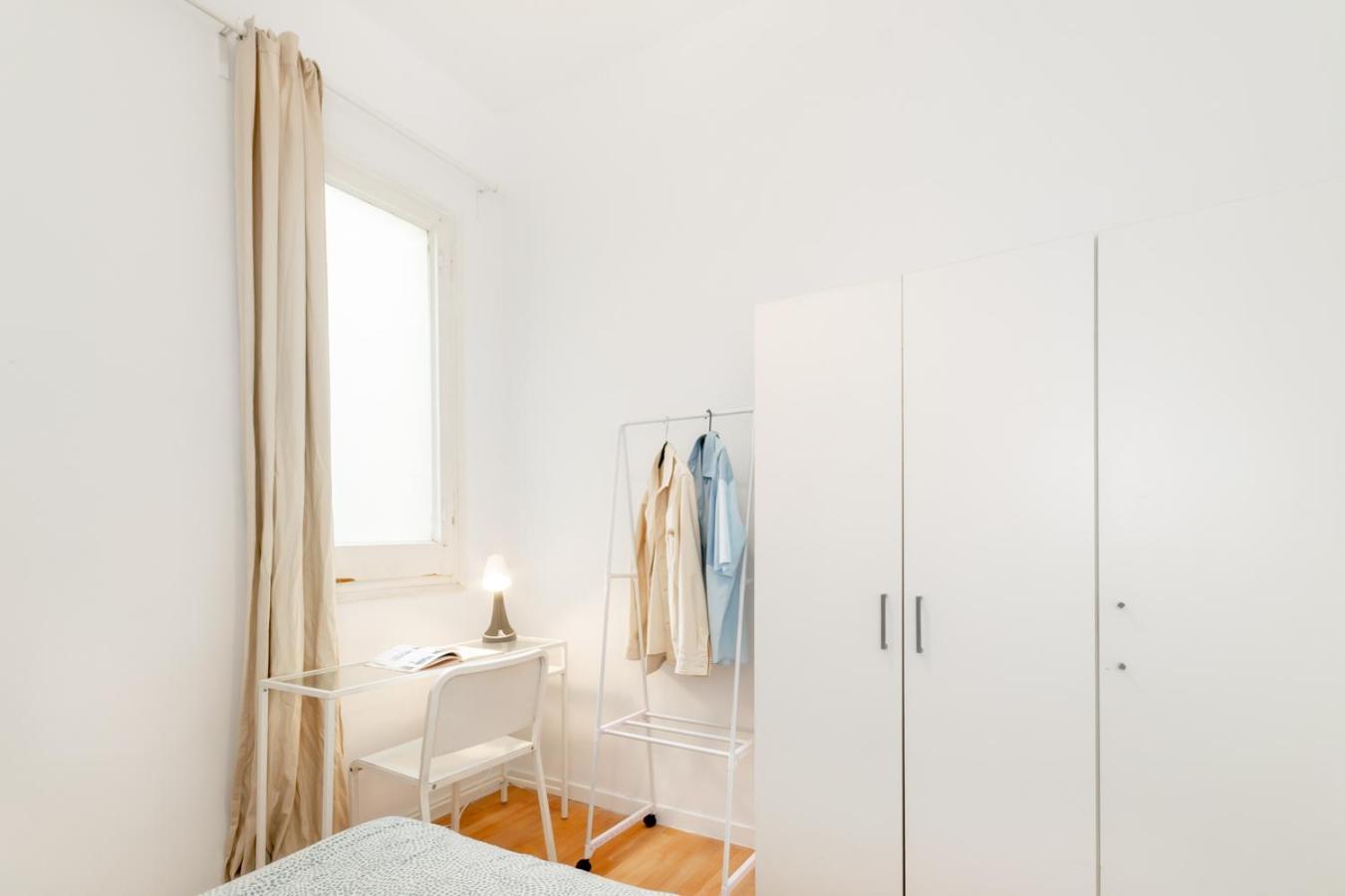 Balmes Private Hostal