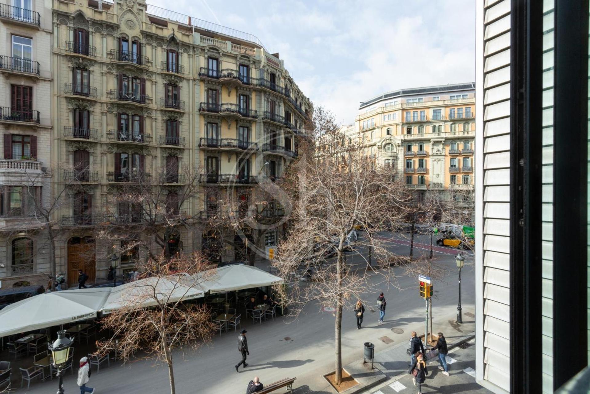 Comodo En Rambla Cataluna * Barcelona