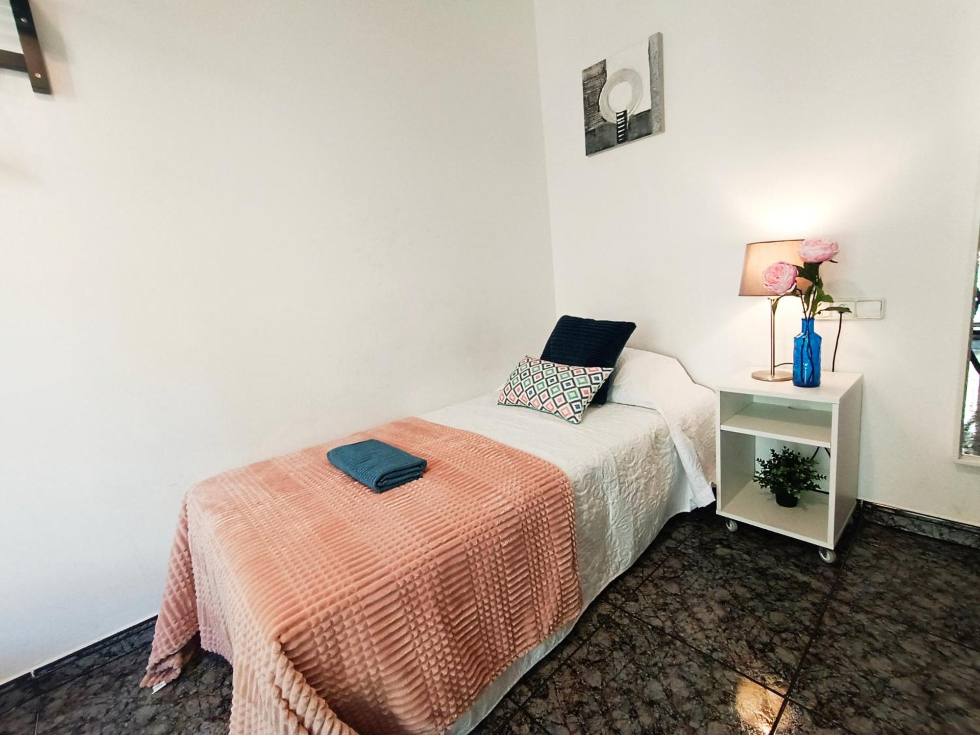 Private At Plaza Urquinaona Hostal Barcelona