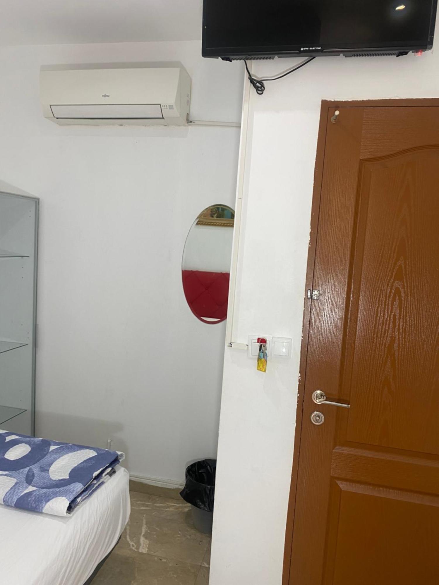 Granvia 628 Hostal *