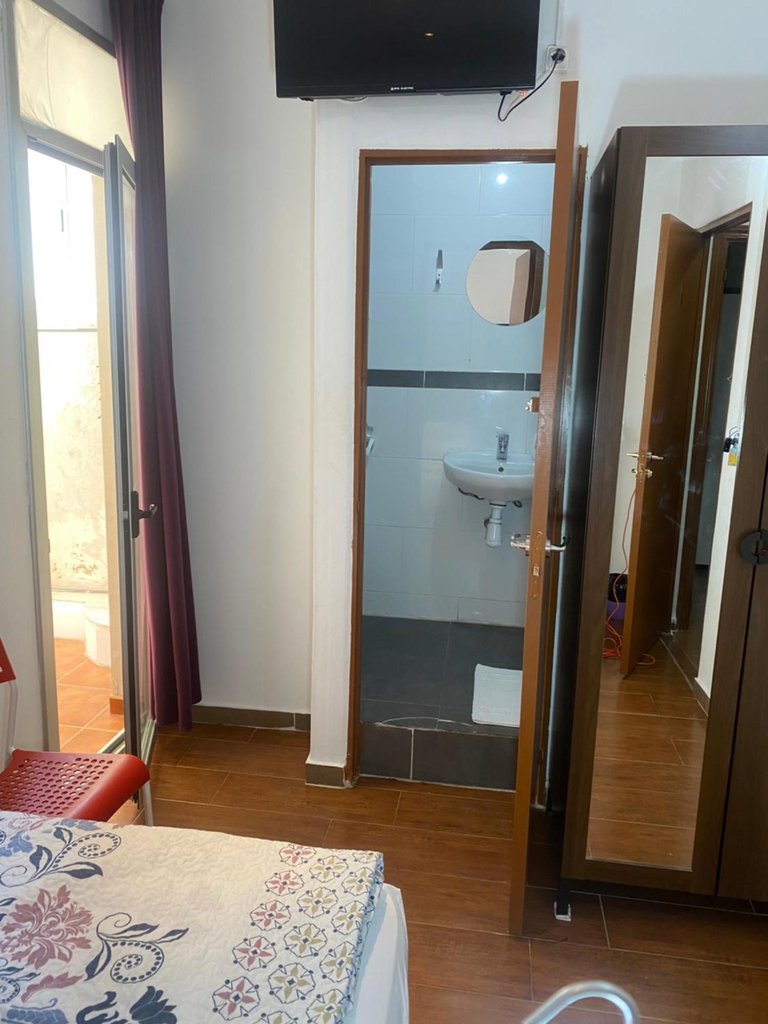 Hostal Granvia 628