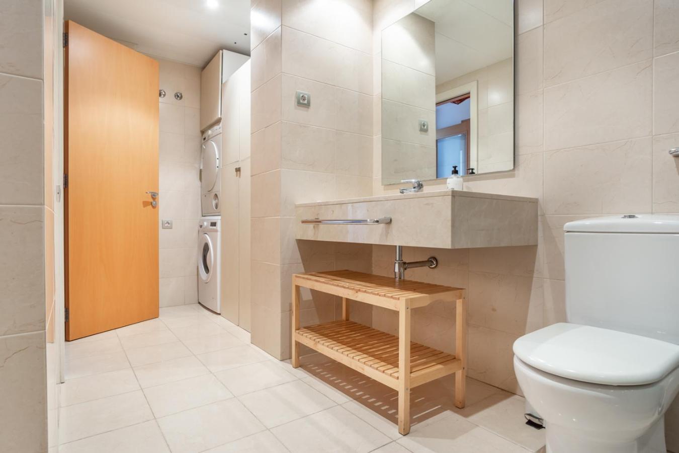 Private Near Las Ramblas * Barcelona