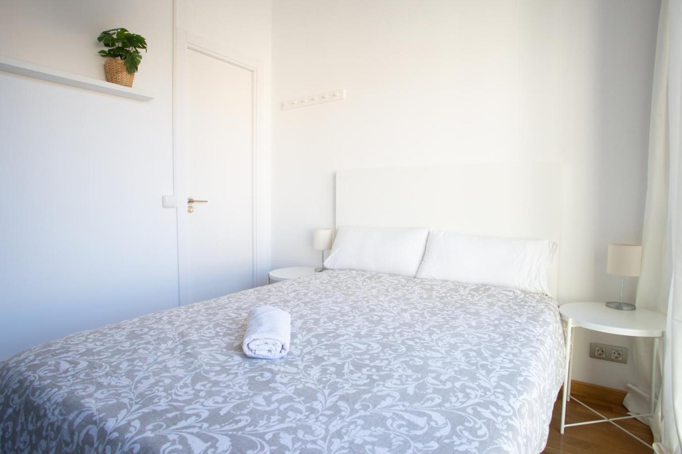 Private Near Las Ramblas Hostel *
