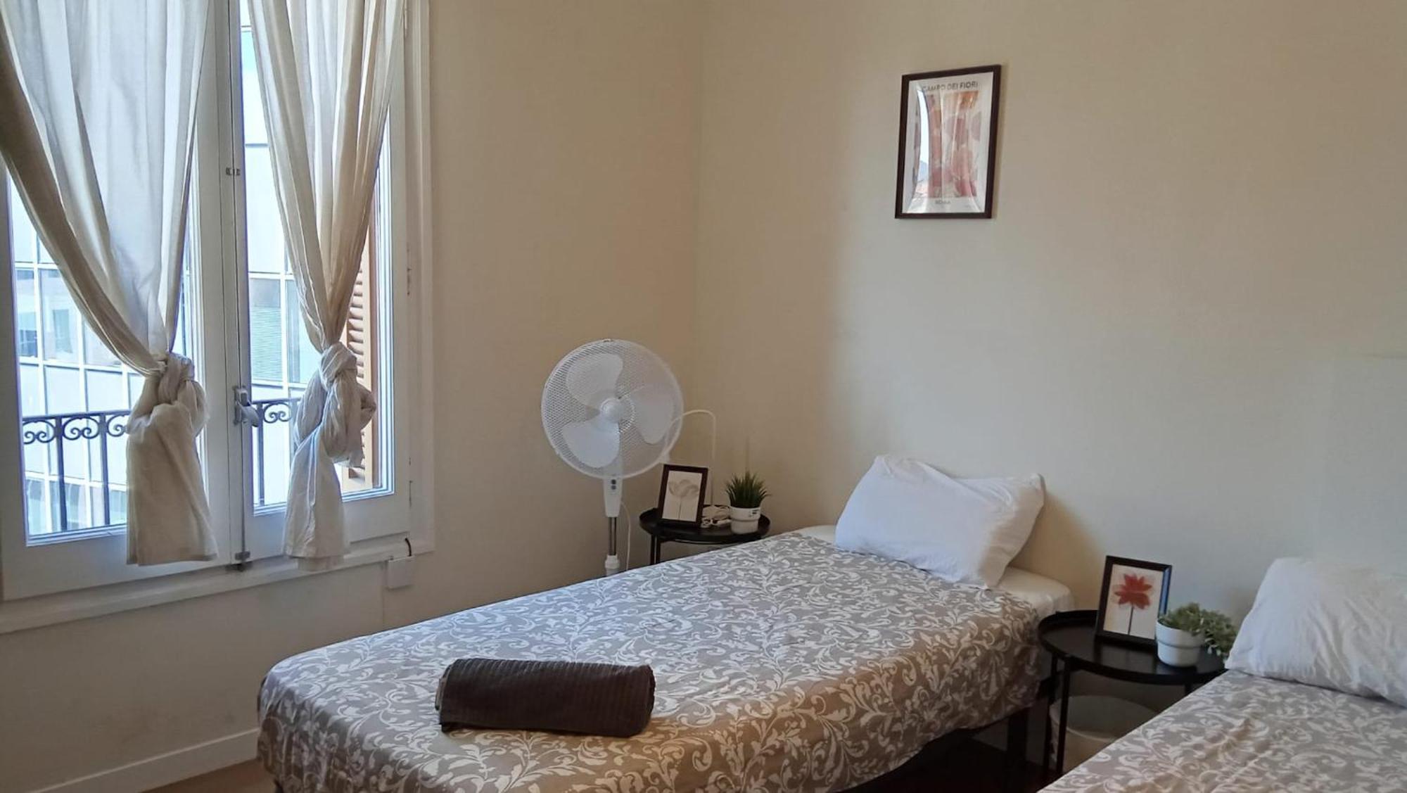 Hostal Gotic Heart Private Cathedral Barcelona