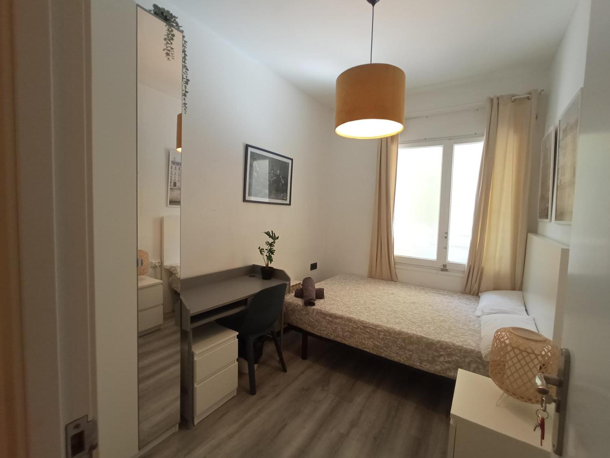 Hostal Private On Tamarit Street Barcelona
