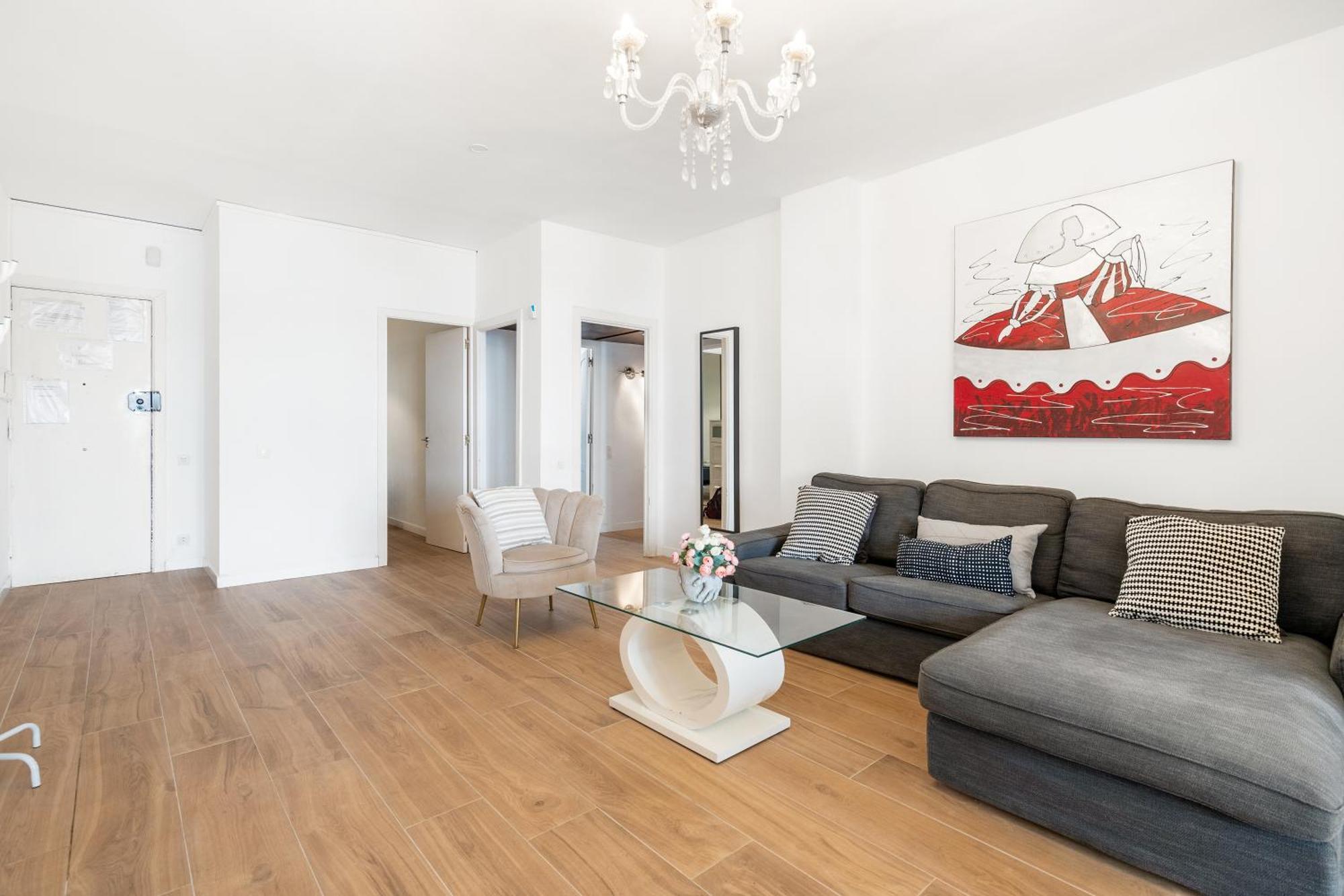 Fridays Flats Spacious 4br Family Retreat Barcelona