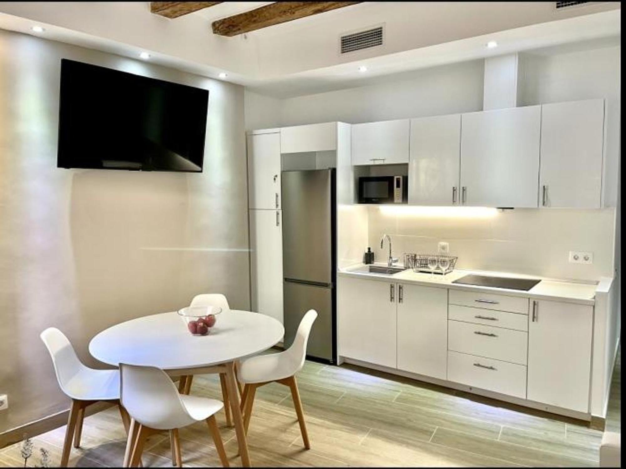 Apartamento Renovado Con 2 En El Corazon De - Es-341-3 *
