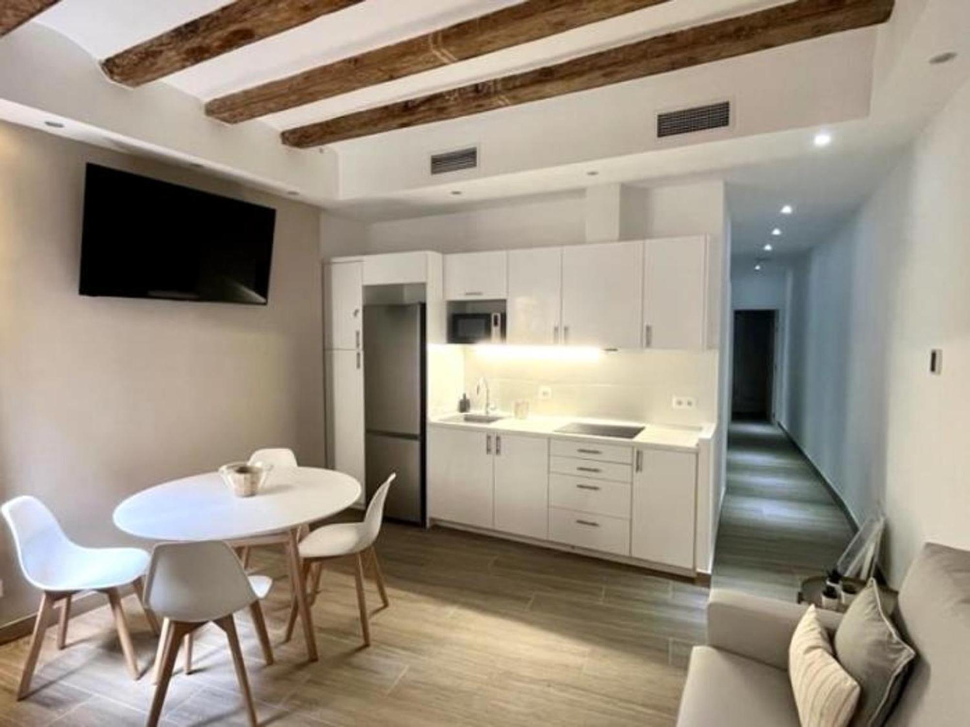 Apartamento Renovado Con 2 En El Corazon De - Es-341-3 *