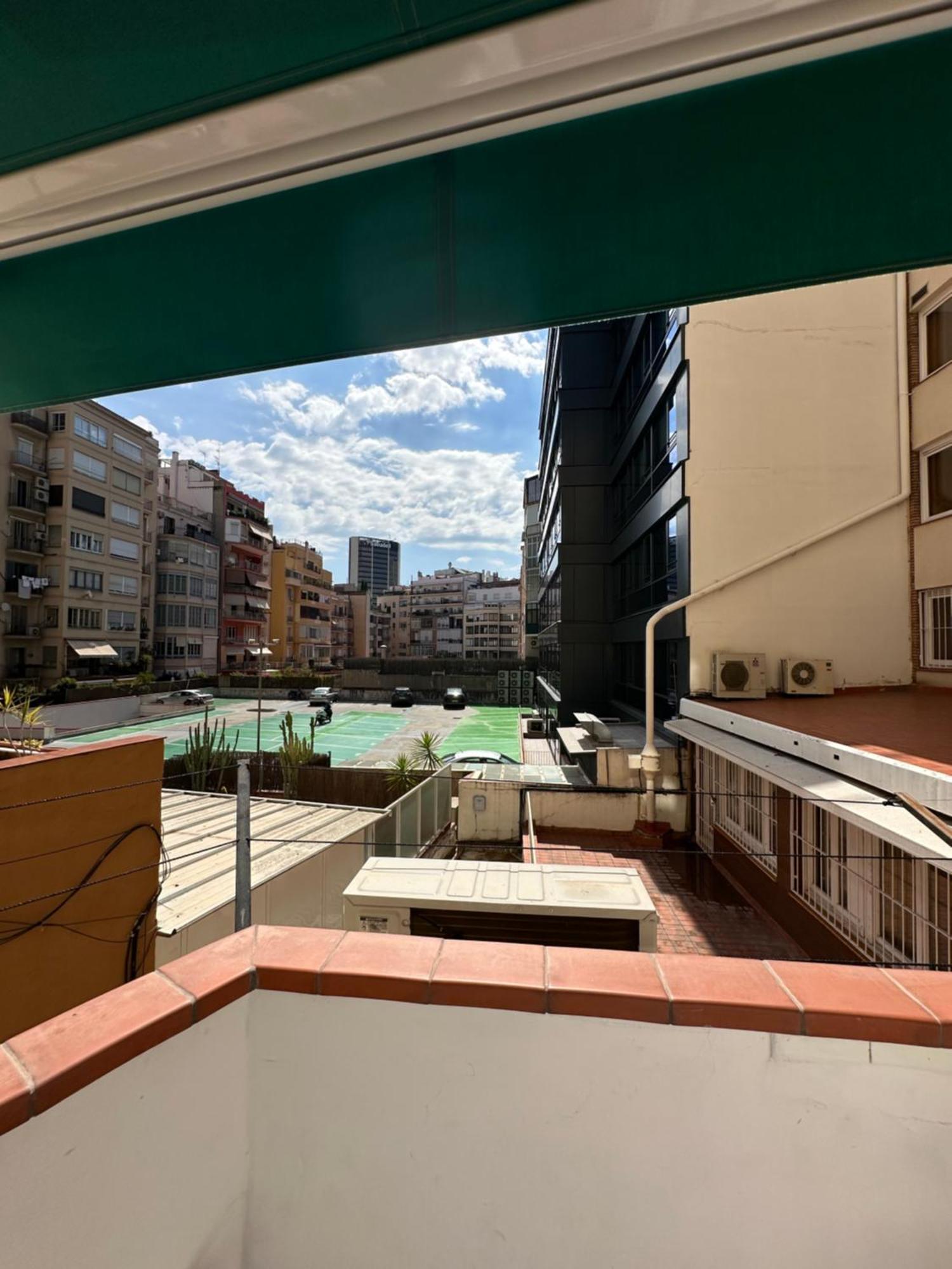 Apartamento In Spacious In City Center Barcelona