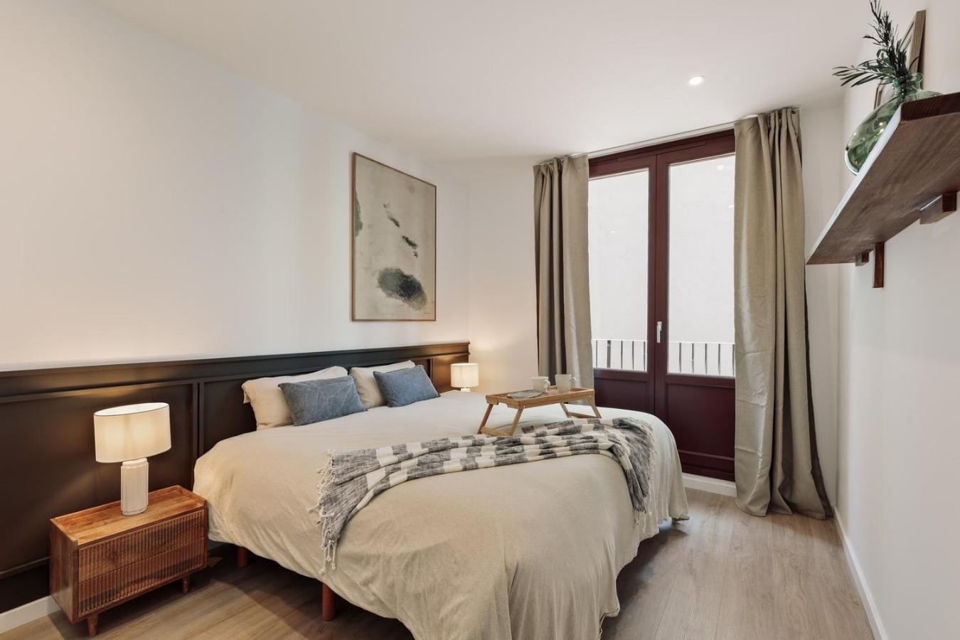 Eboli - 3 Bedrooms, Balcony And Terrace In Ciutat Vella * Barcelona