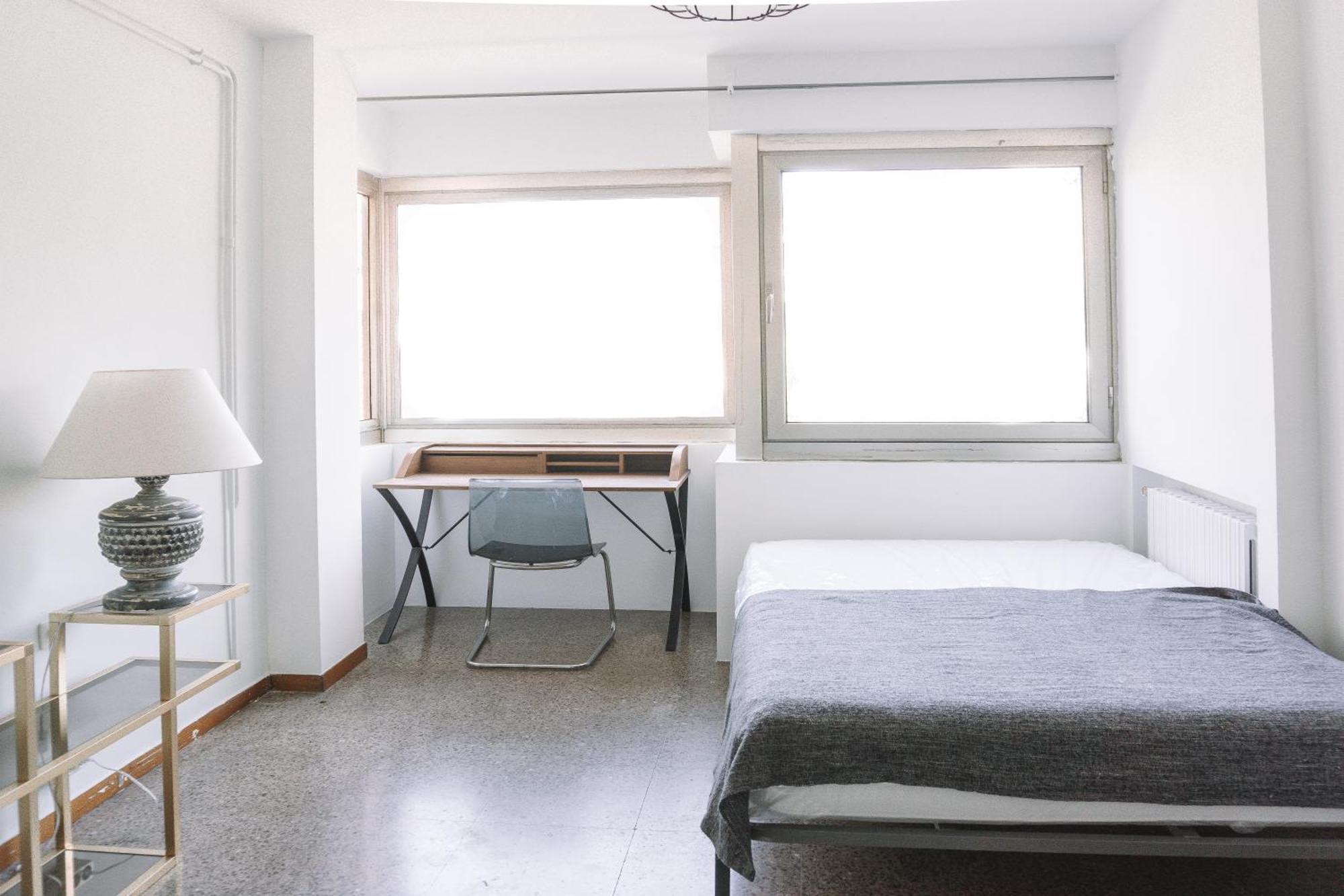 Lovely In Shared Gracia Neighborhood Apartamento