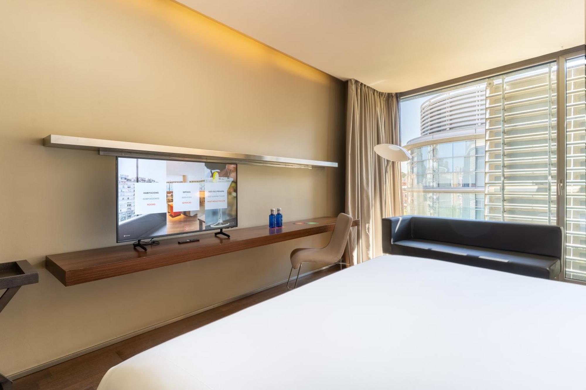 B Hotel