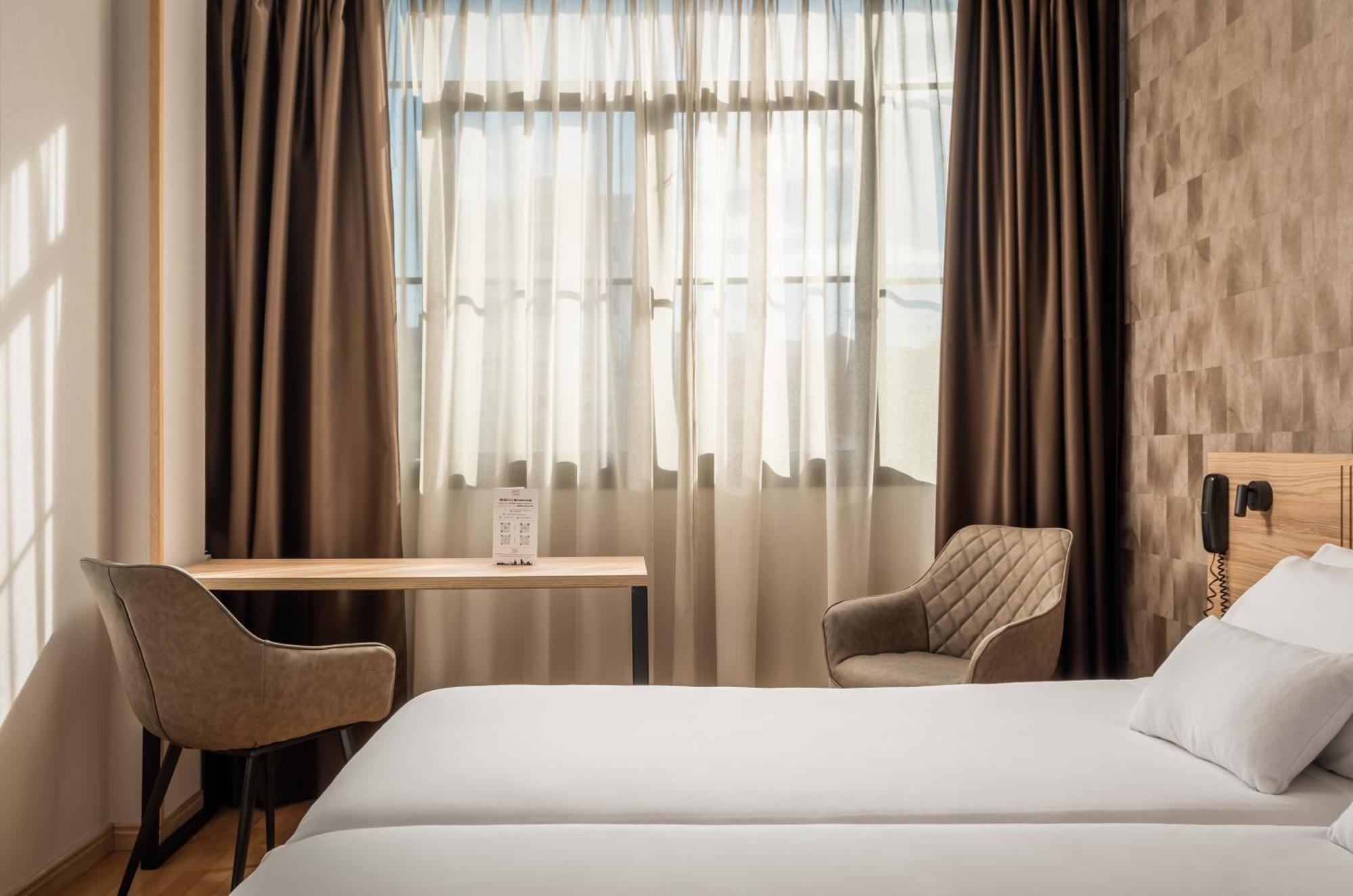 Sunotel Central Hotel 4*