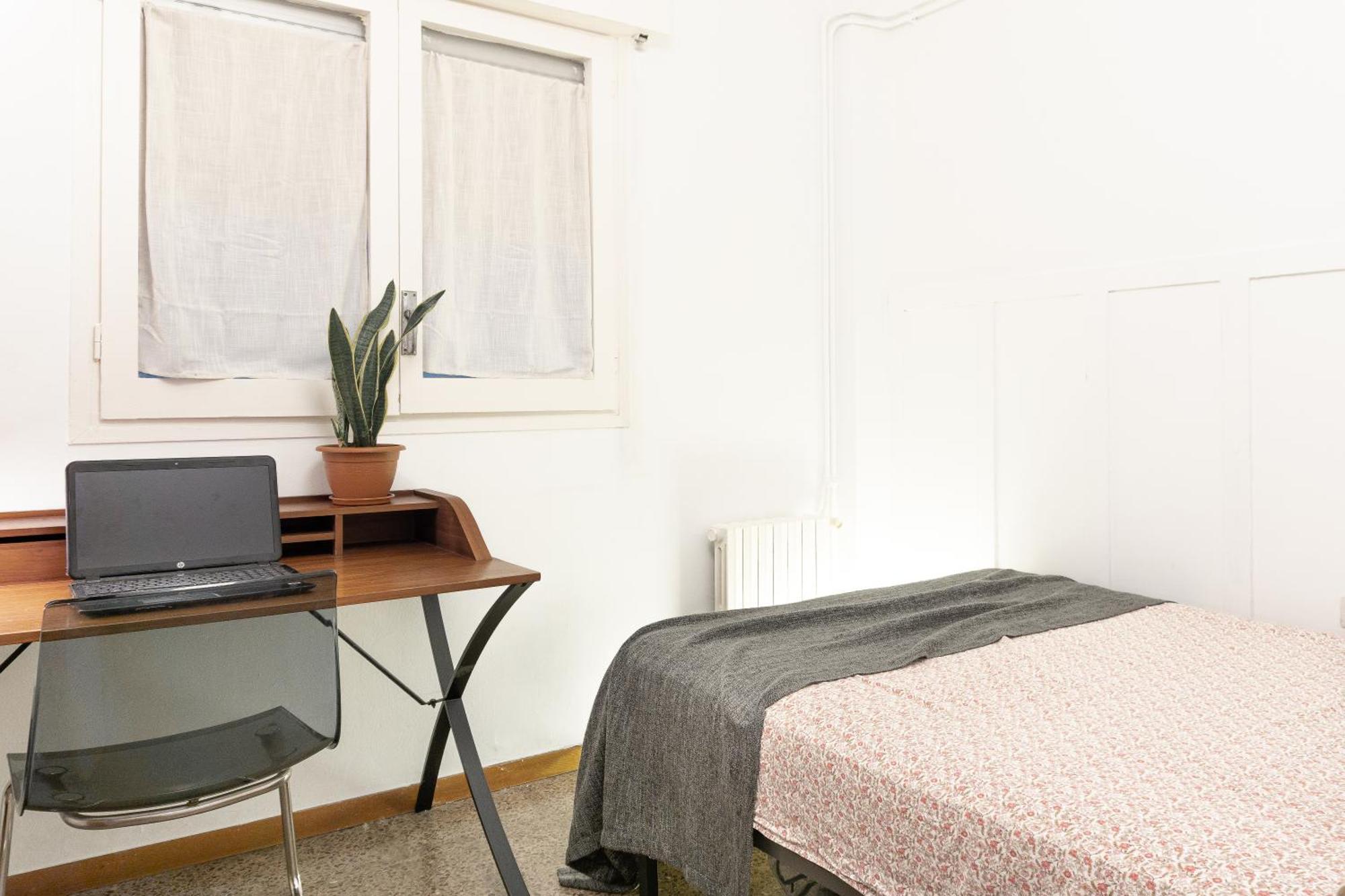 Lovely In Shared Gracia Neighborhood Apartamento
