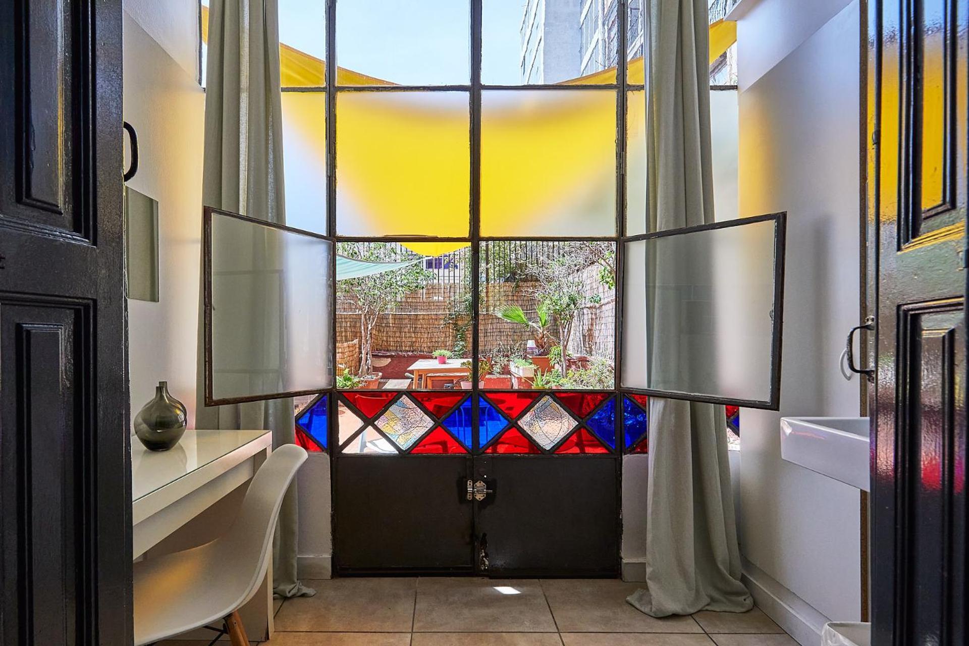 Ella Gran Via Guest house 2*