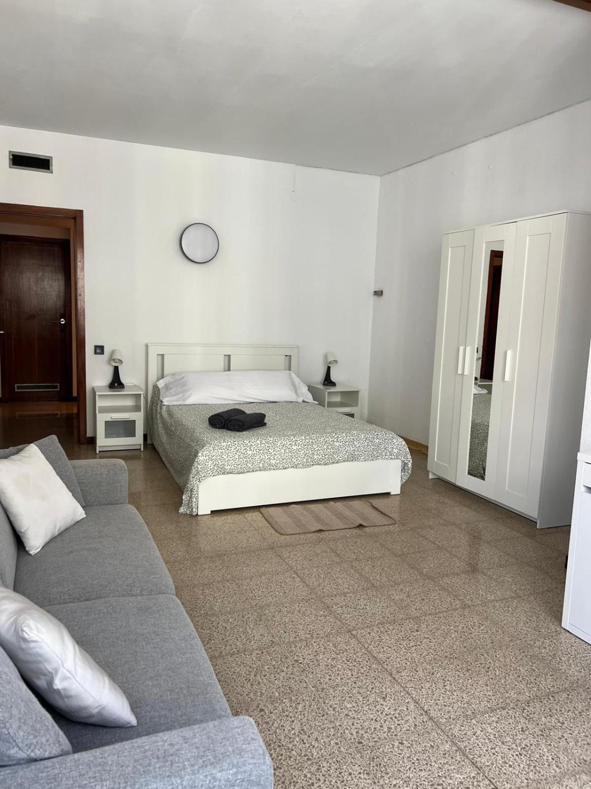 Privada En Piso Compartido Lepanto Hostel