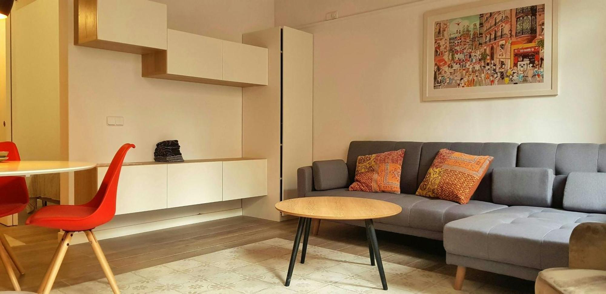 Sant Antoni 4 - Downtown Barcelona. Modern