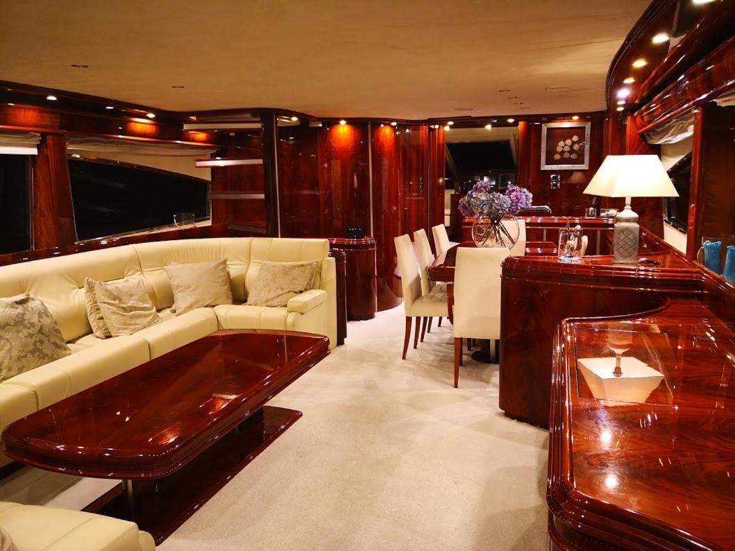 Hotel en barco Luxury Yacht