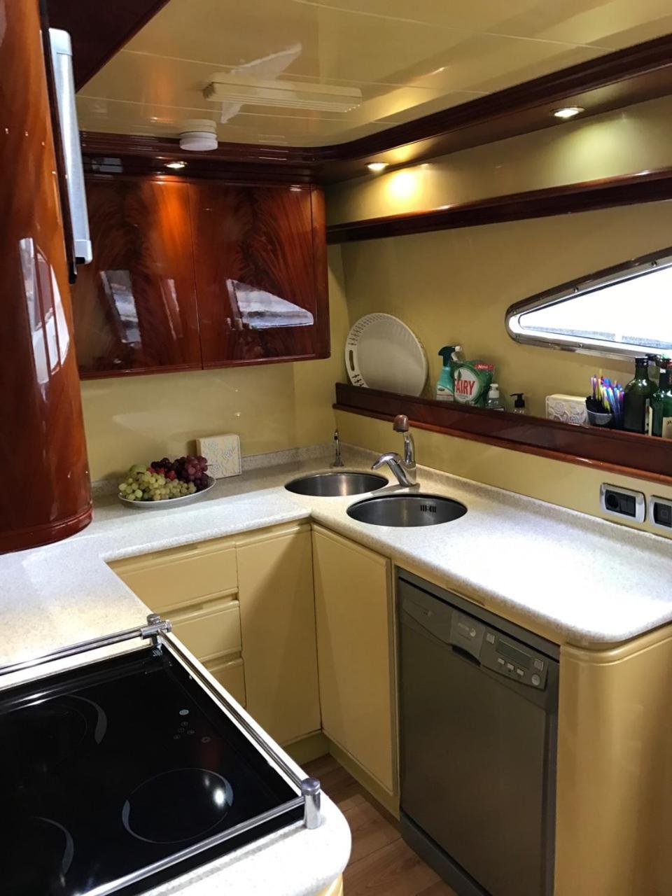 Luxury Yacht Hotel en barco *