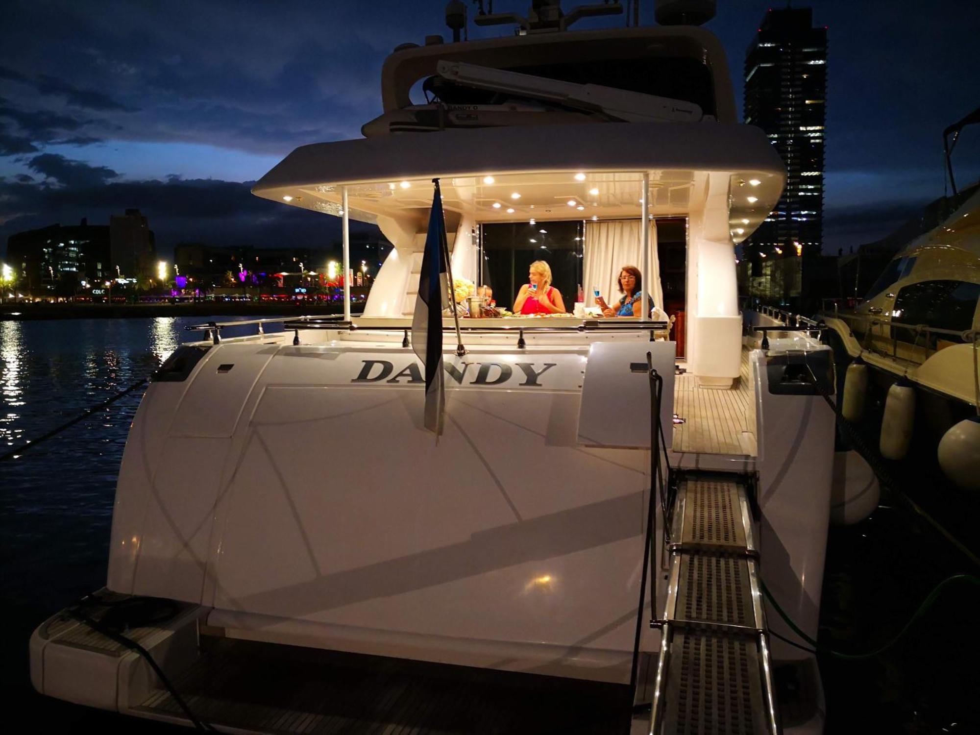 Hotel en barco Luxury Yacht