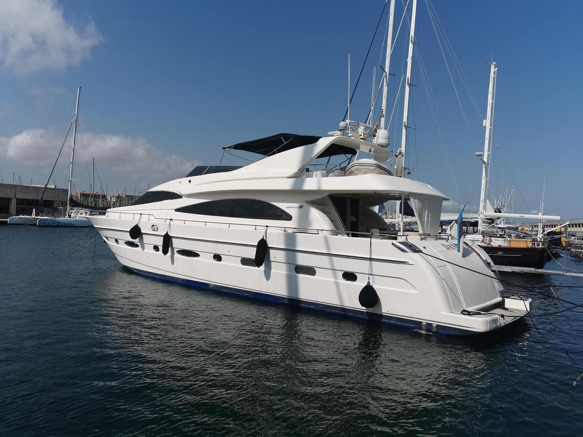 Hotel en barco Luxury Yacht *