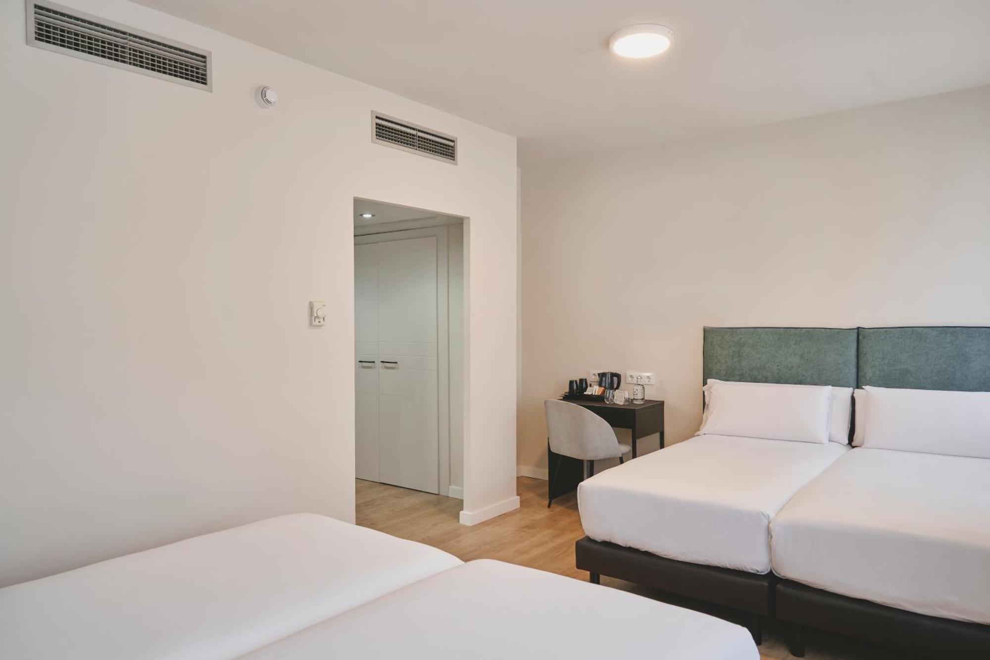Hotel Tres Torres Atiram 3*