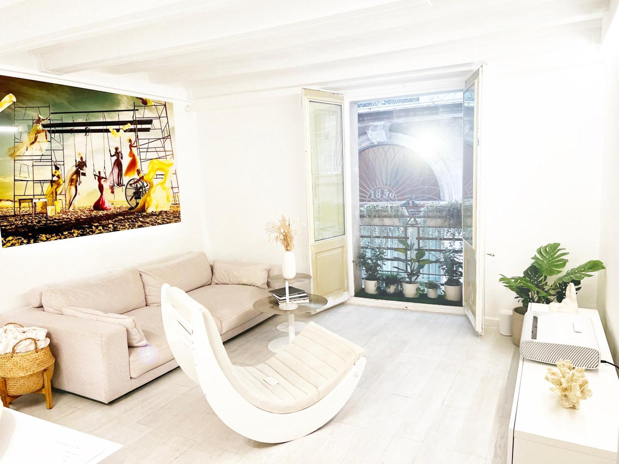 White * Barcelona