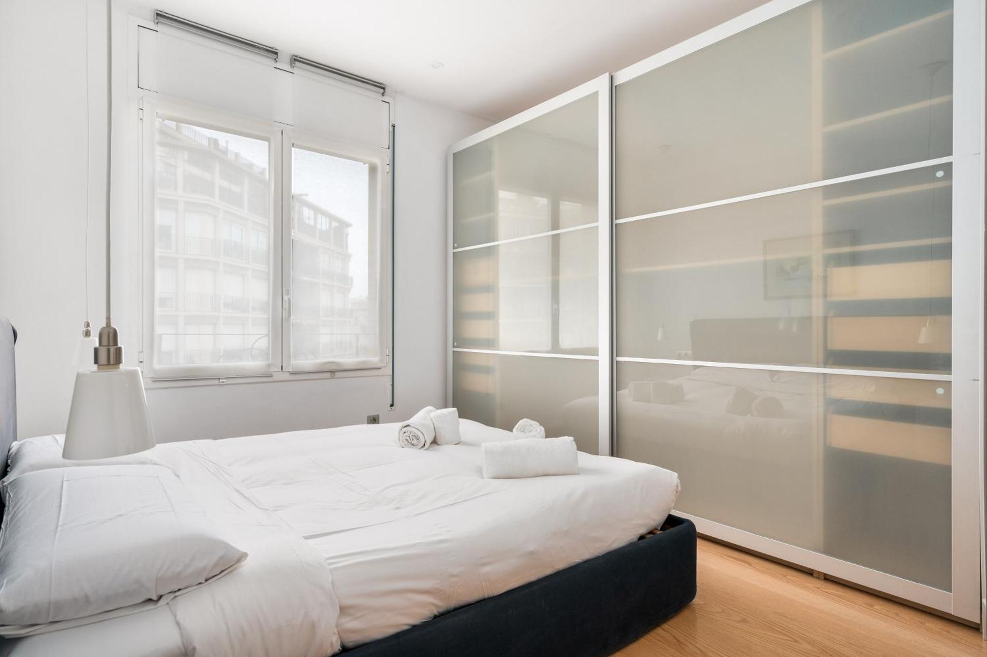 For Couples, Families And Groups, Center Apartment