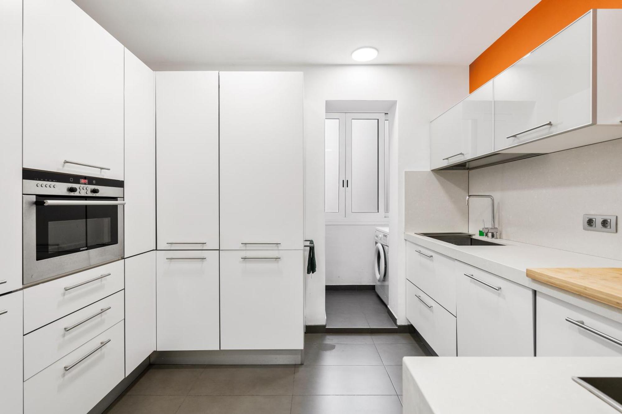 For Couples, Families And Groups, Center Apartment