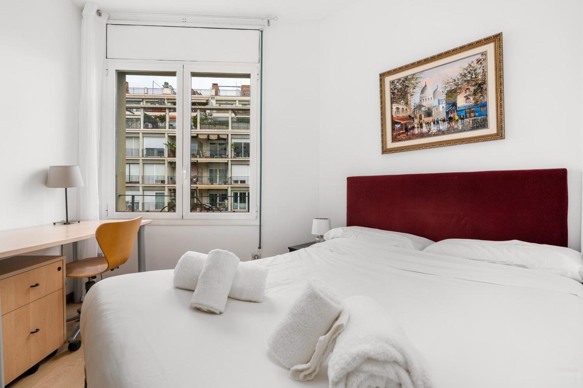 For Couples, Families And Groups, Center Apartment Barcelona