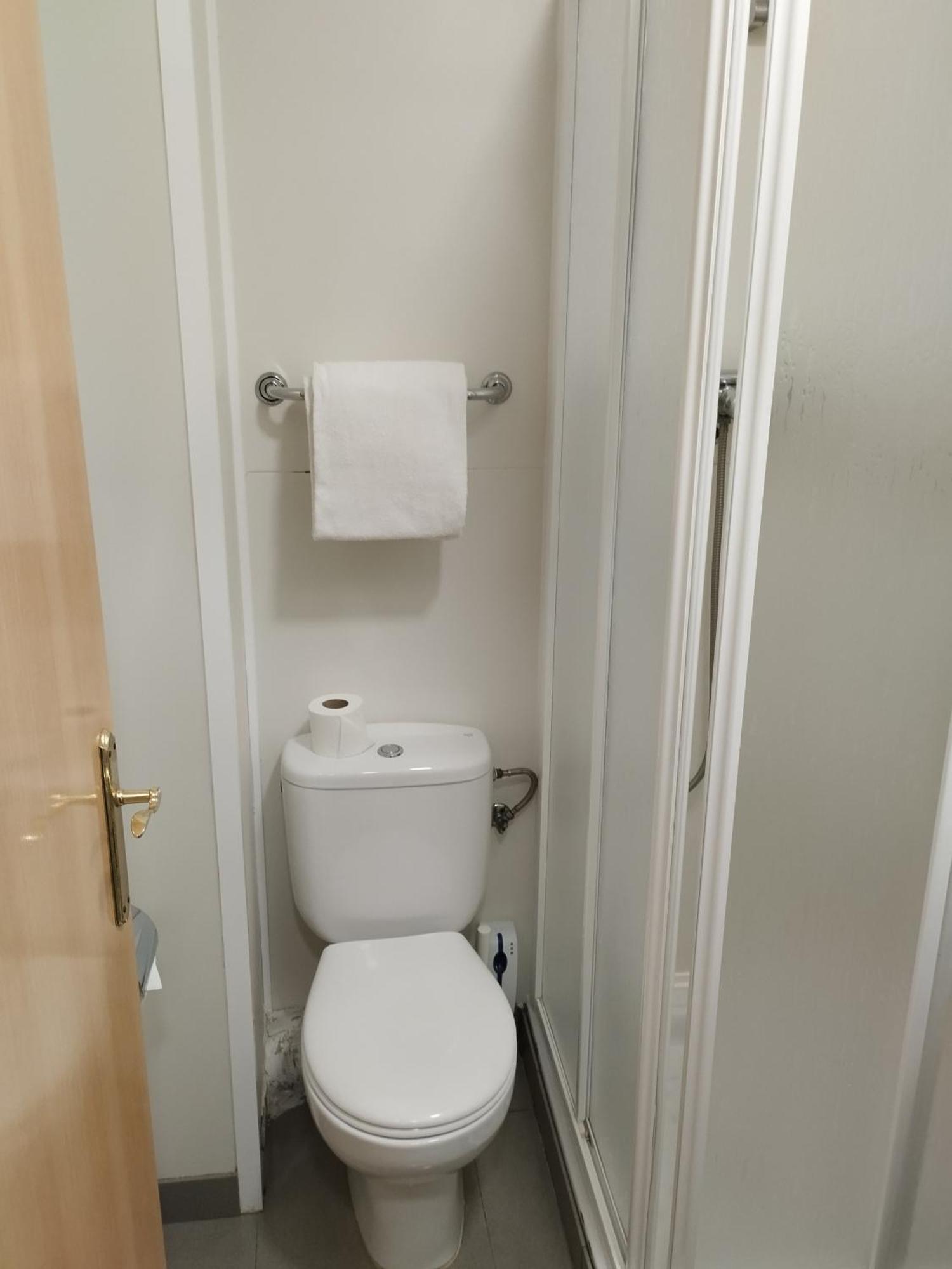 Hostal La Terrassa Guest house *