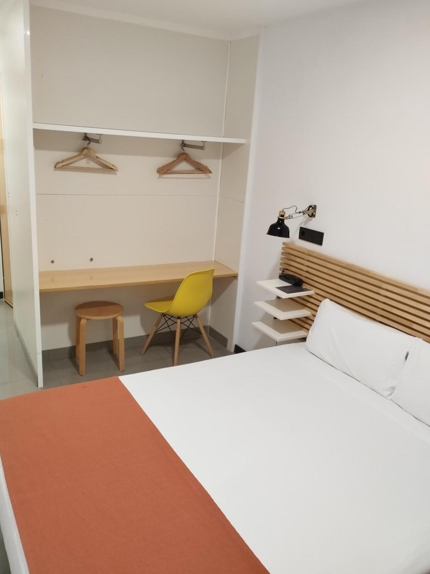 Hostal La Terrassa Guest house