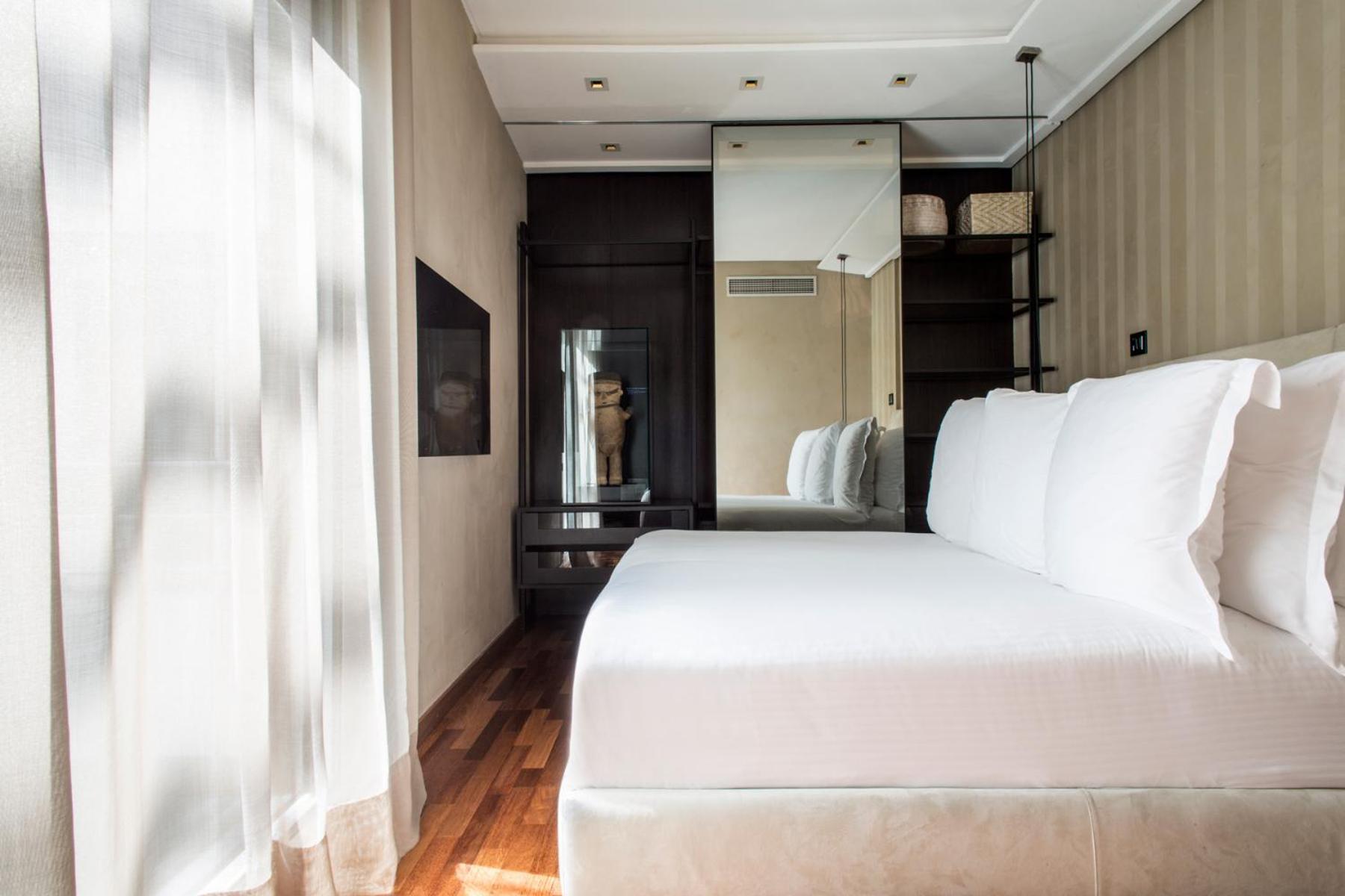 Claris & Gl, A Small Luxury Of The World Hotel 5*