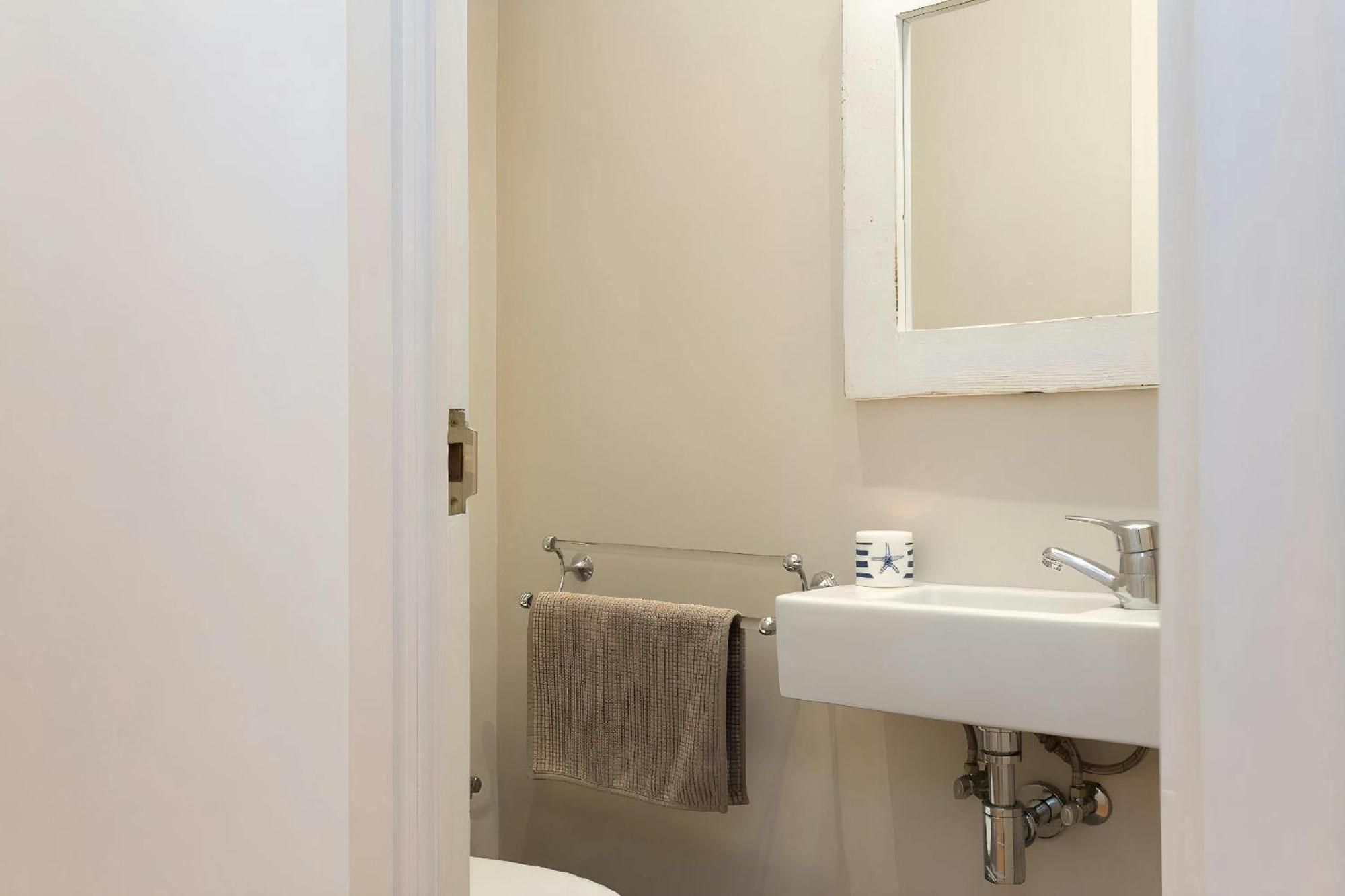 Apartamento Filmoteca Sarria 1- Wifi Quiet Bright Comfi Barcelona