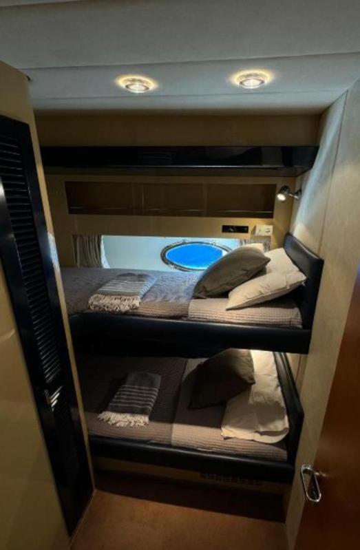 Hotel en barco Yacht Sherte Barcelona