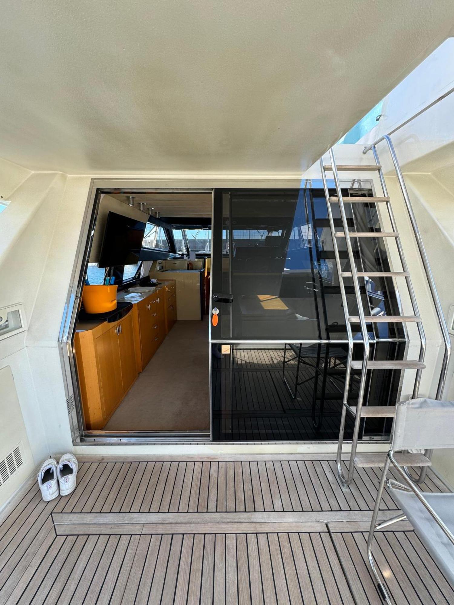 Yacht Sherte Hotel en barco *