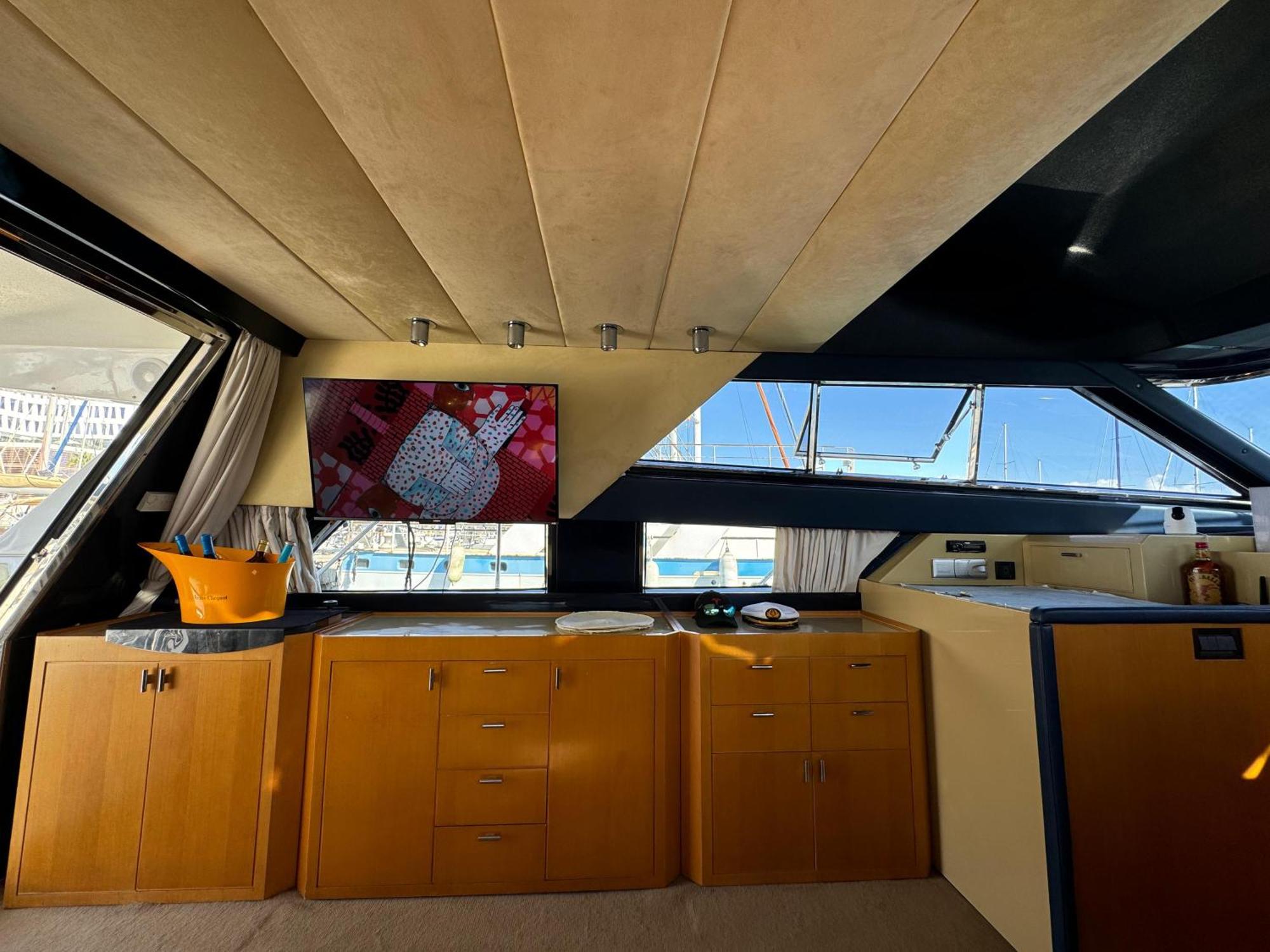 Yacht Sherte Hotel en barco Barcelona
