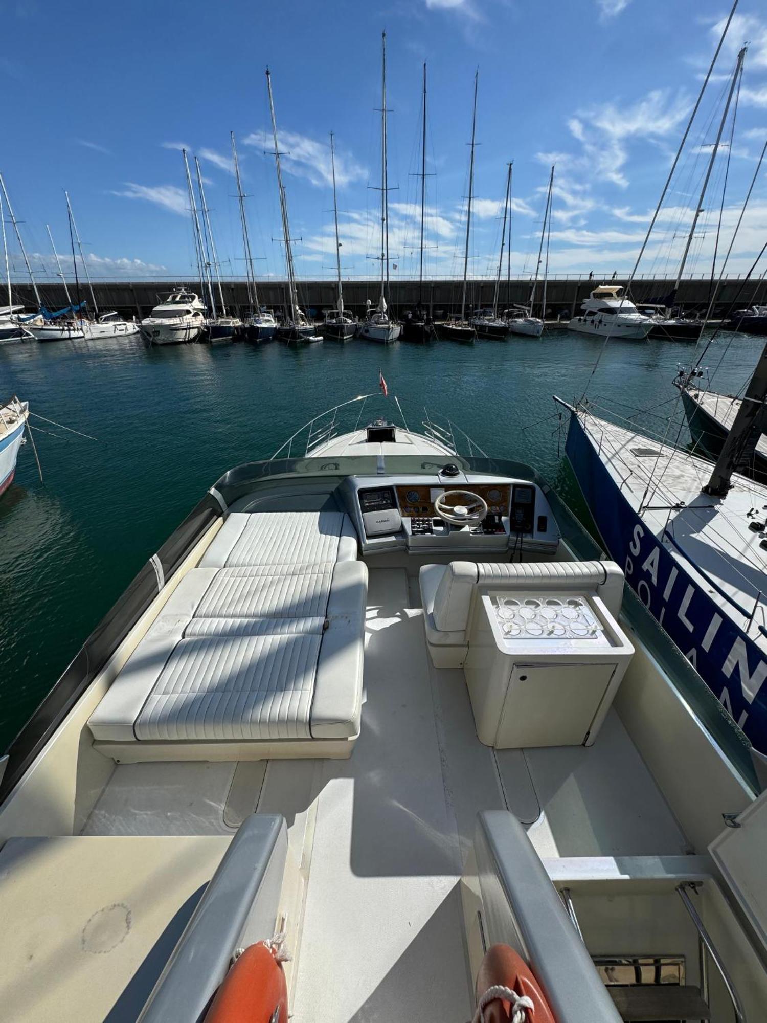 Yacht Sherte Hotel en barco *