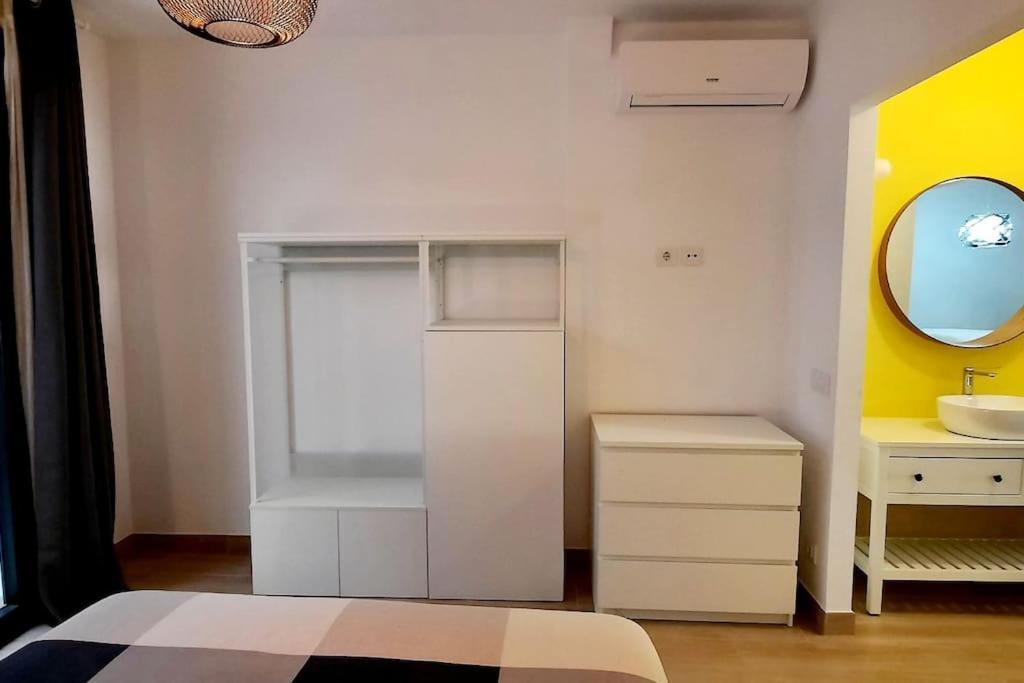 Acogedor Con Entrada Independiente Apartamento Barcelona