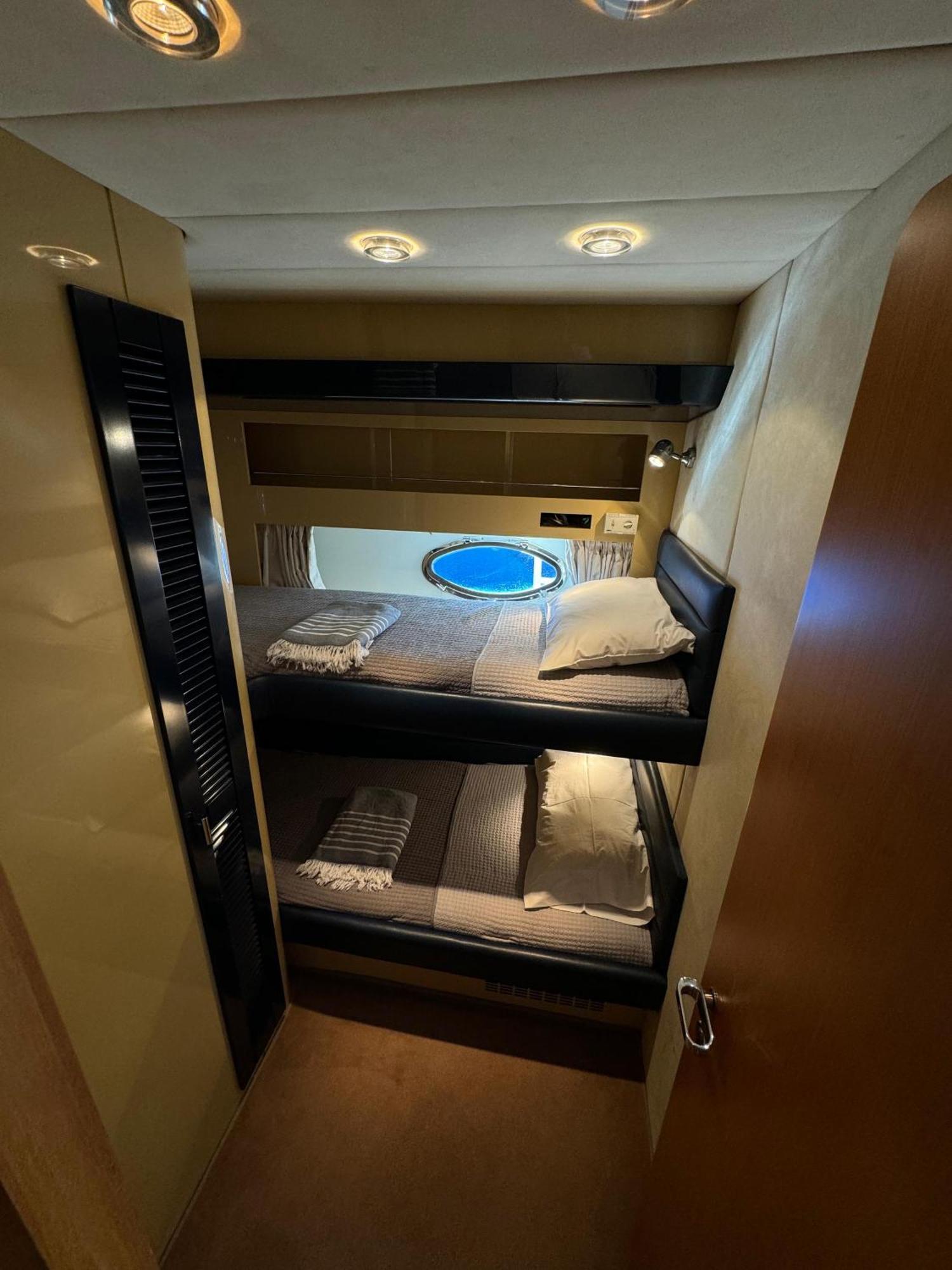 Hotel en barco Yacht Sherte *