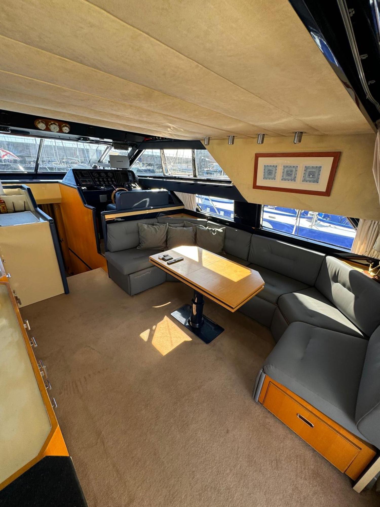 Yacht Sherte *