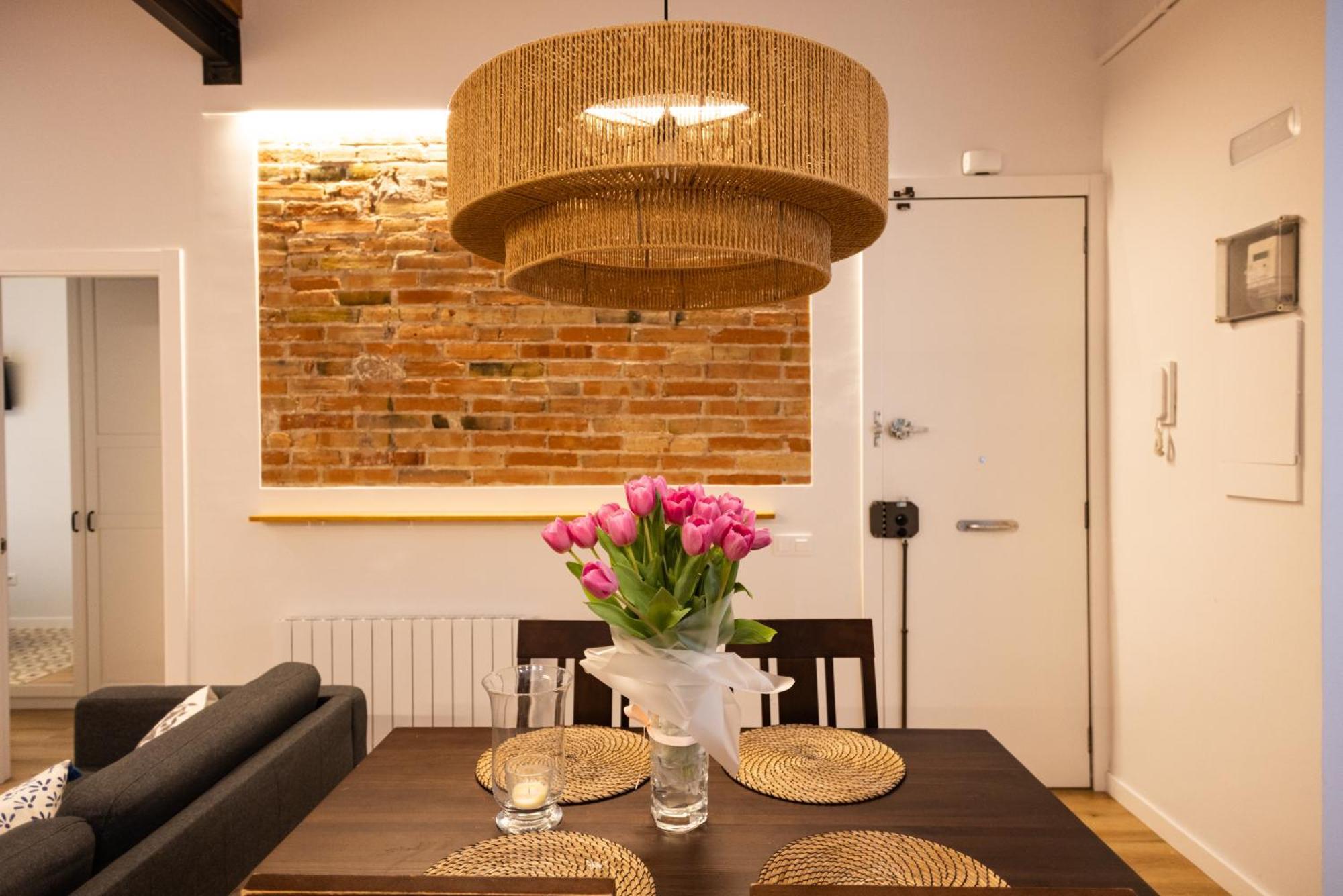 Poble Sec Charming Apartamento *