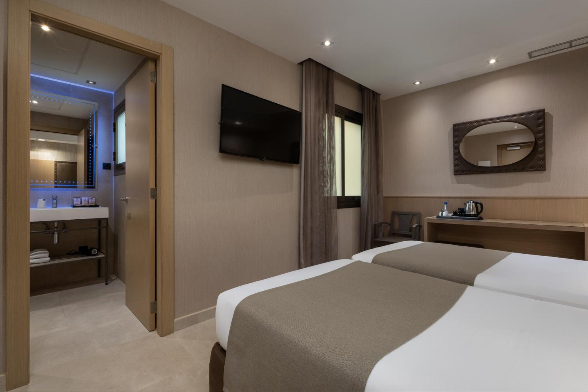Gran Barcino Hotel 4*
