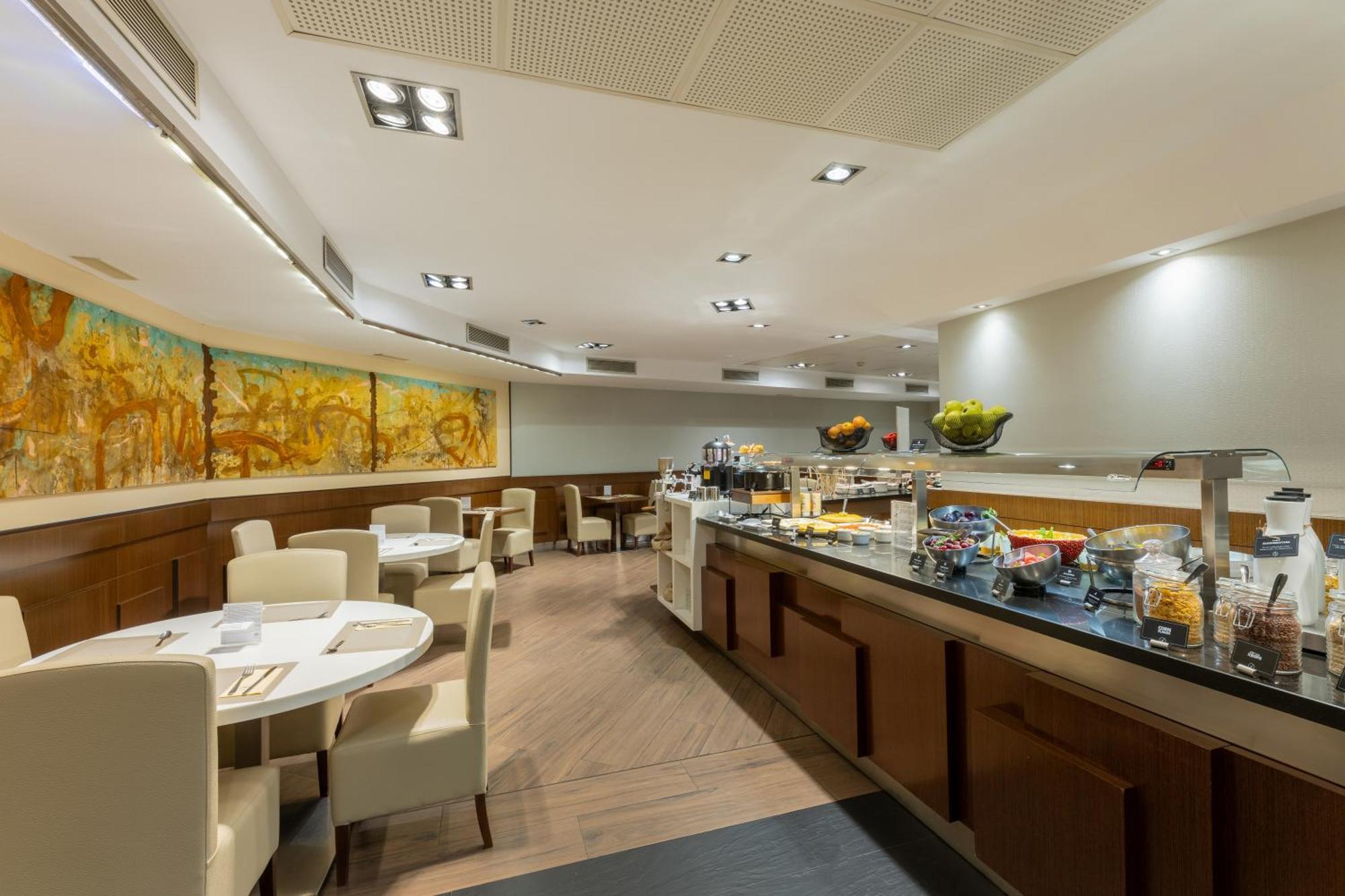 Colonial 4*